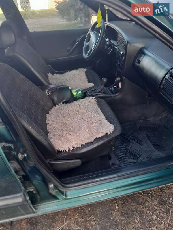 Седан Volkswagen Passat 1996 в Изяславе