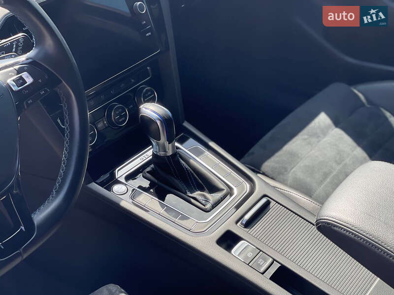 Универсал Volkswagen Passat 2018 в Ужгороде