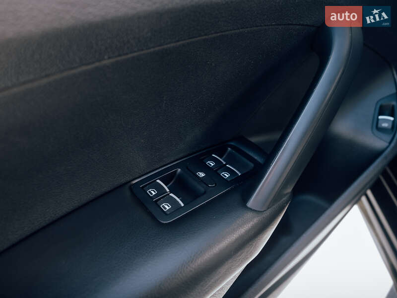 Седан Volkswagen Passat 2012 в Кременчуці