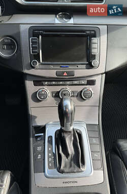 Універсал Volkswagen Passat 2012 в 