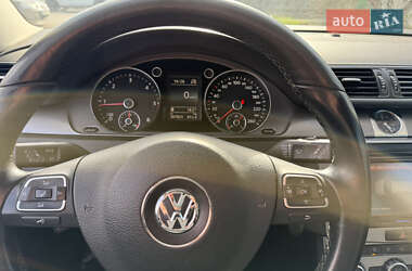 Універсал Volkswagen Passat 2012 в 