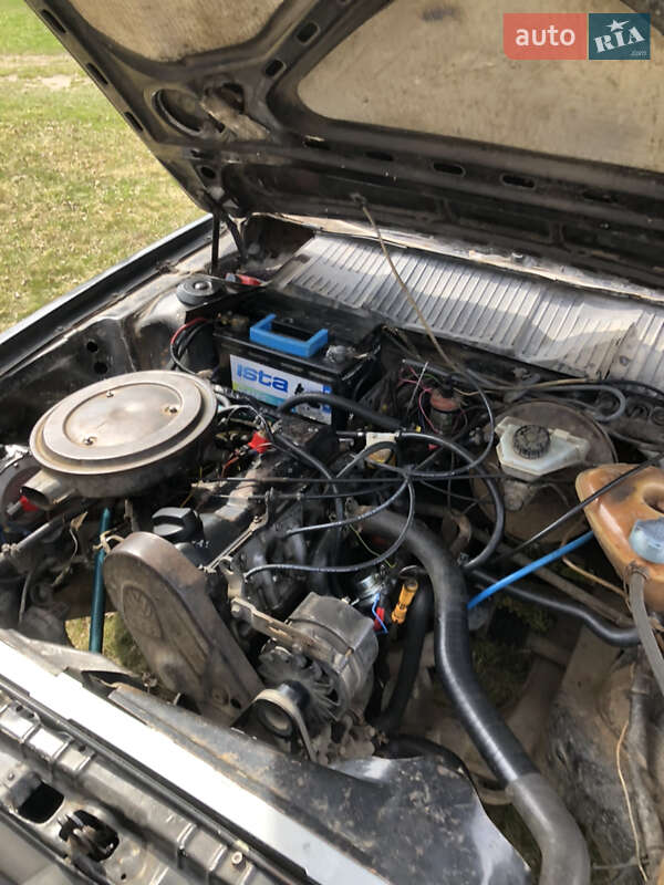 Універсал Volkswagen Passat 1988 в Костопілі