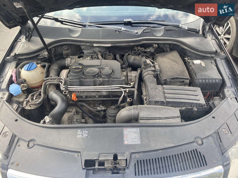 Універсал Volkswagen Passat 2008 в Житомирі