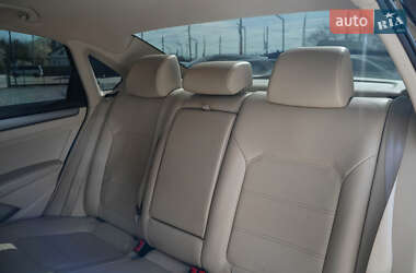 Седан Volkswagen Passat 2014 в 