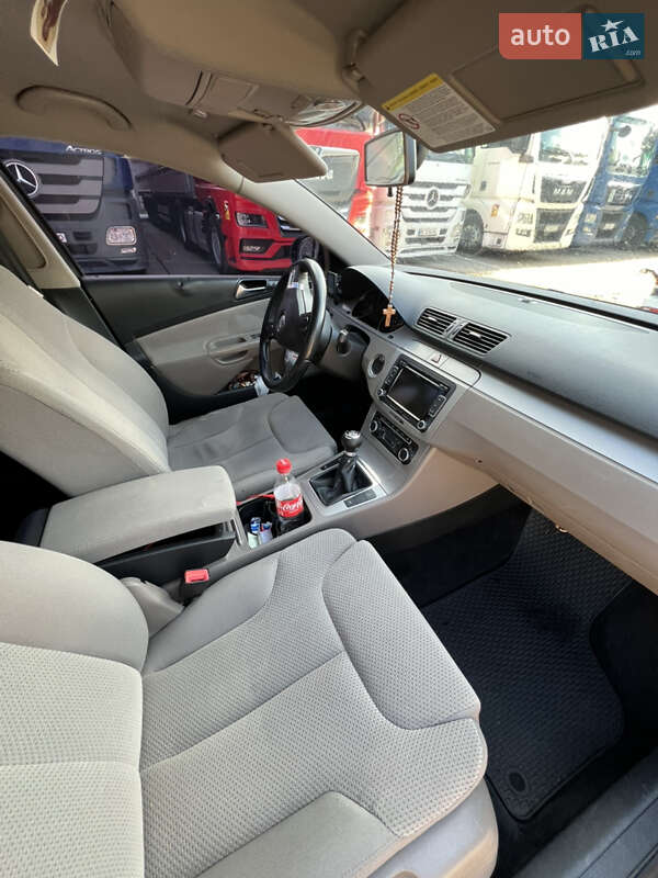 Седан Volkswagen Passat 2010 в Дрогобыче