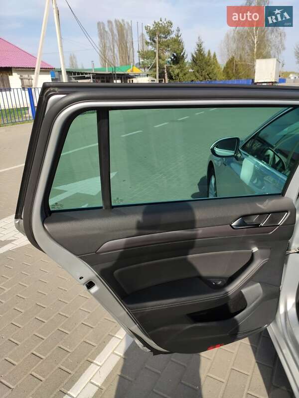 Універсал Volkswagen Passat 2015 в Ковелі