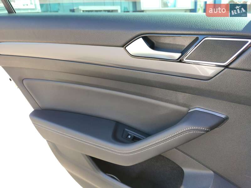 Універсал Volkswagen Passat 2015 в Ковелі