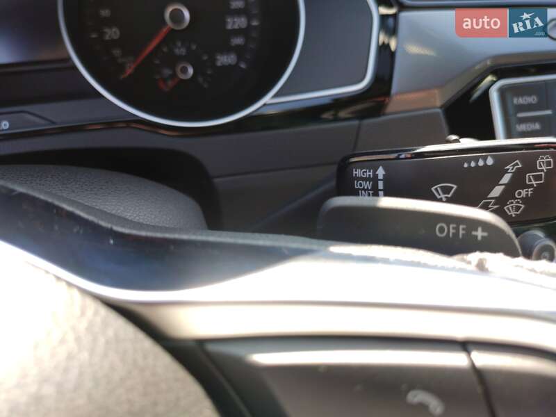 Універсал Volkswagen Passat 2015 в Ковелі