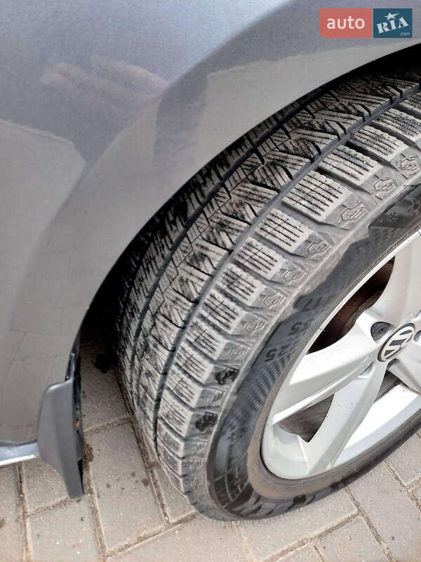 Седан Volkswagen Passat 2015 в Сарнах