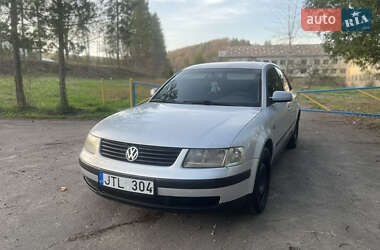 Седан Volkswagen Passat 1998 в 
