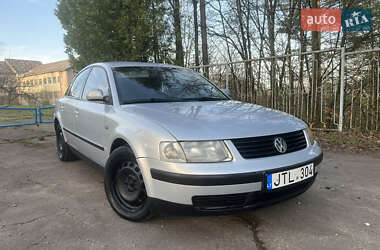 Седан Volkswagen Passat 1998 в 