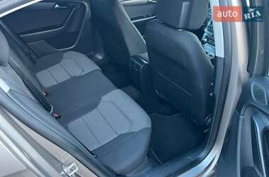 Седан Volkswagen Passat 2011 в 