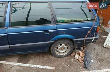 Універсал Volkswagen Passat 1993 в 