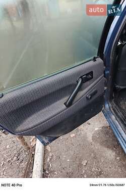 Універсал Volkswagen Passat 1993 в 