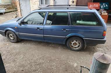 Універсал Volkswagen Passat 1993 в 