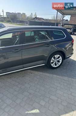 Универсал Volkswagen Passat 2019 в 