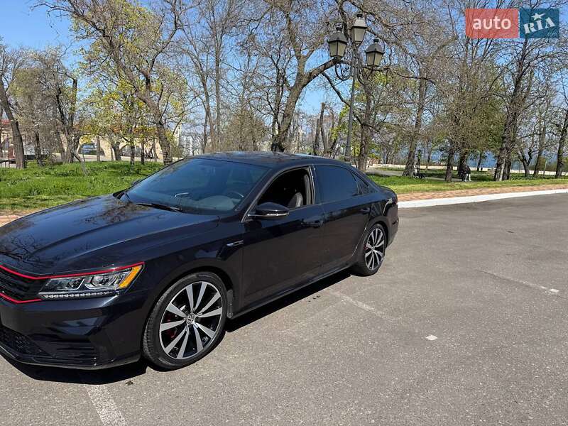 Седан Volkswagen Passat 2018 в Одессе
