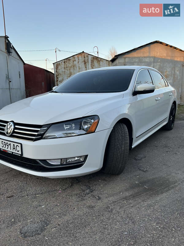 Седан Volkswagen Passat 2013 в Василькові