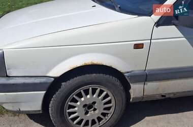 Седан Volkswagen Passat 1992 в 