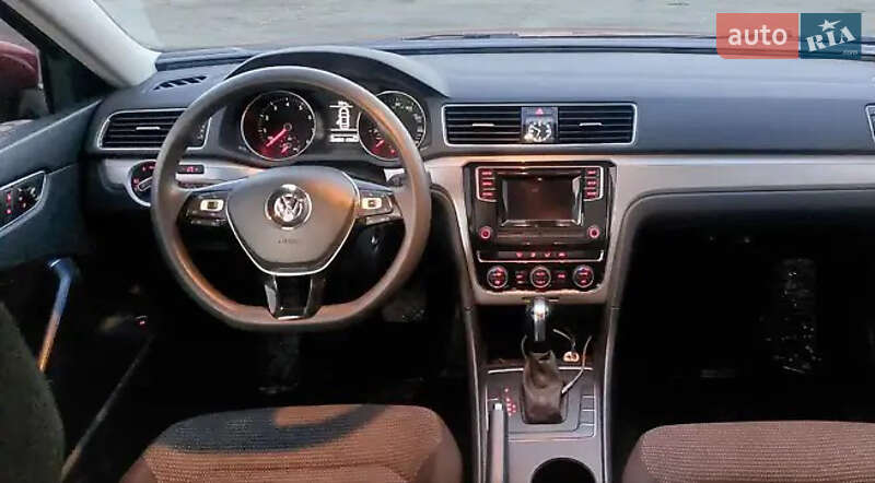 Седан Volkswagen Passat 2015 в Кривом Роге