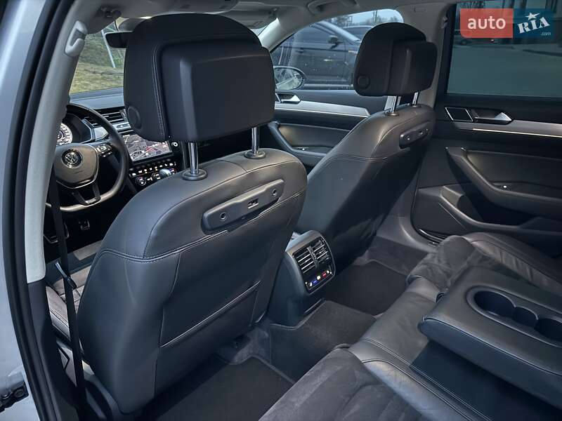 Універсал Volkswagen Passat 2014 в Львові