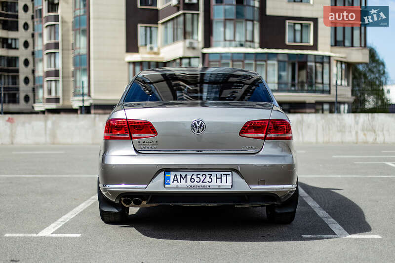 Седан Volkswagen Passat 2012 в Киеве