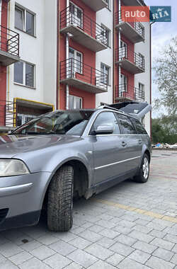 Універсал Volkswagen Passat 2002 в Ужгороді