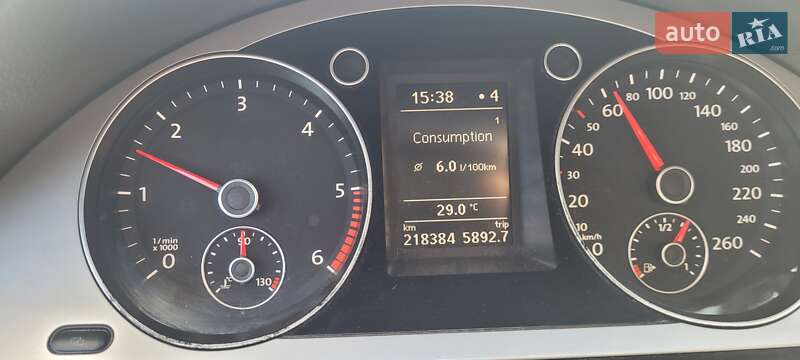 Универсал Volkswagen Passat 2010 в Киеве