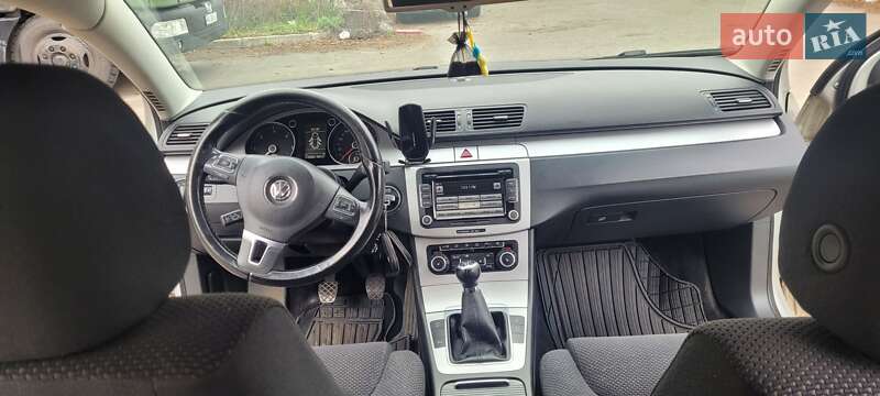 Универсал Volkswagen Passat 2010 в Киеве