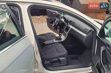 Универсал Volkswagen Passat 2010 в Киеве