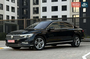 Седан Volkswagen Passat 2020 в 