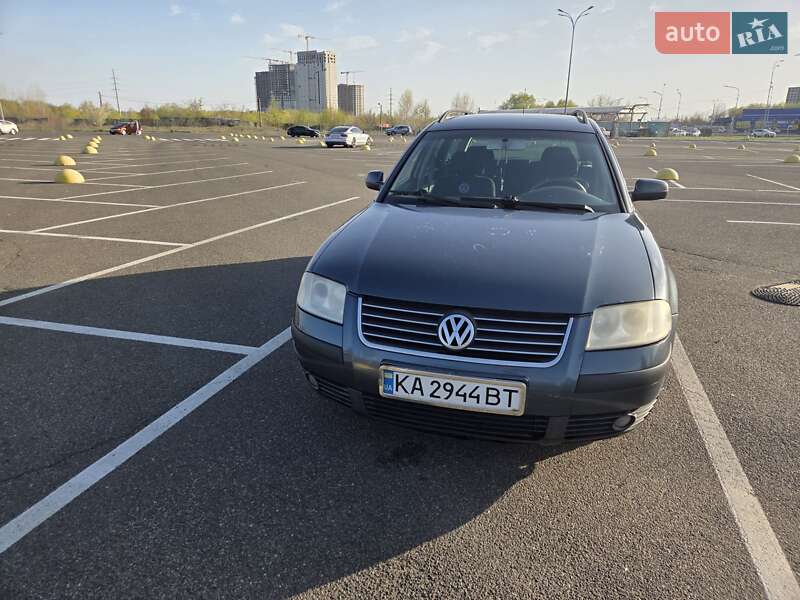 Універсал Volkswagen Passat 2002 в Києві