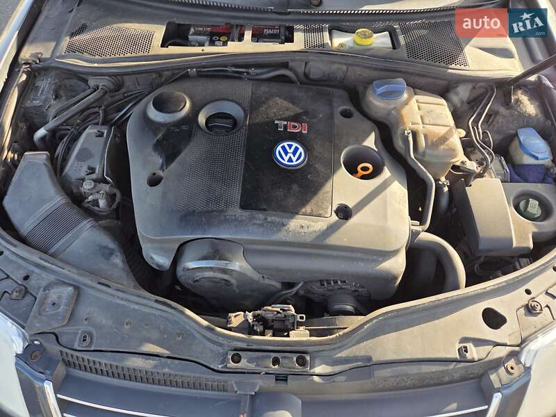 Універсал Volkswagen Passat 2002 в Києві
