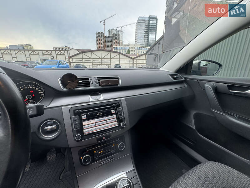 Седан Volkswagen Passat 2011 в Киеве фото 13 Седан Volkswagen Passat 2011 в Киеве