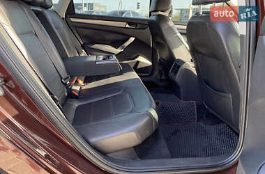 Седан Volkswagen Passat 2013 в 