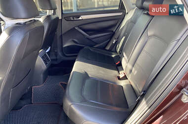 Седан Volkswagen Passat 2013 в 
