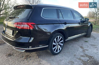 Універсал Volkswagen Passat 2015 в 