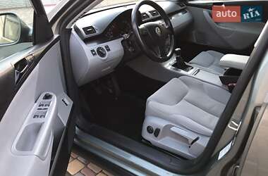 Седан Volkswagen Passat 2005 в 