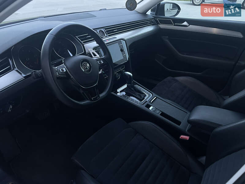Седан Volkswagen Passat 2018 в Луцке