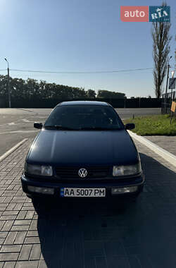 Седан Volkswagen Passat 1996 в 