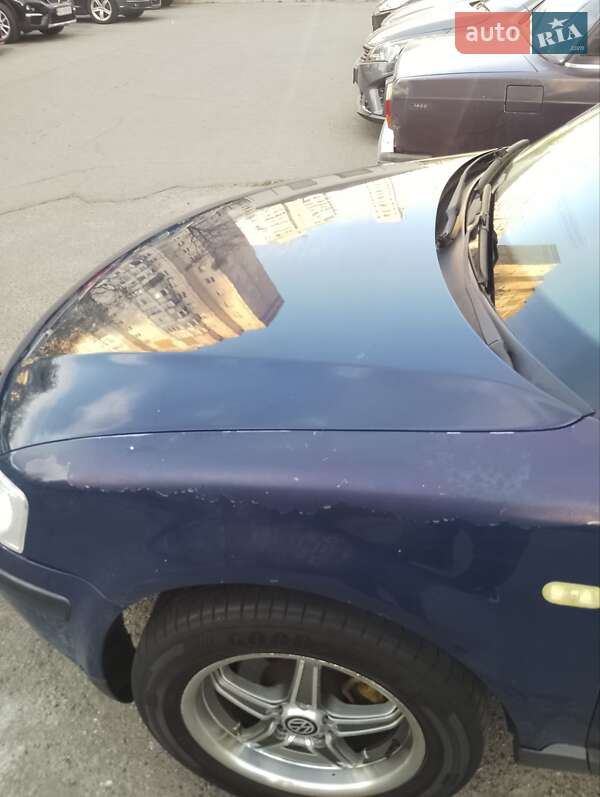Седан Volkswagen Passat 1998 в Киеве