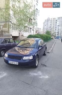 Седан Volkswagen Passat 1998 в Києві