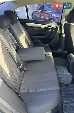 Седан Volkswagen Passat 2011 в 