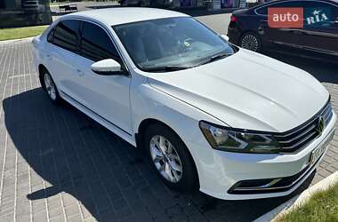 Седан Volkswagen Passat 2016 в Одессе