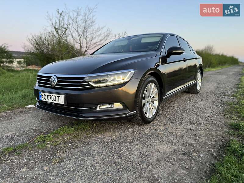 Седан Volkswagen Passat 2018 в Мукачевому