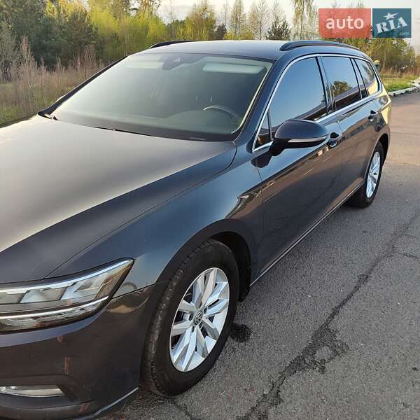 Універсал Volkswagen Passat 2020 в Радивиліві