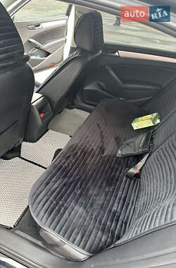 Седан Volkswagen Passat 2011 в 