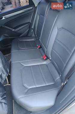 Седан Volkswagen Passat 2016 в 