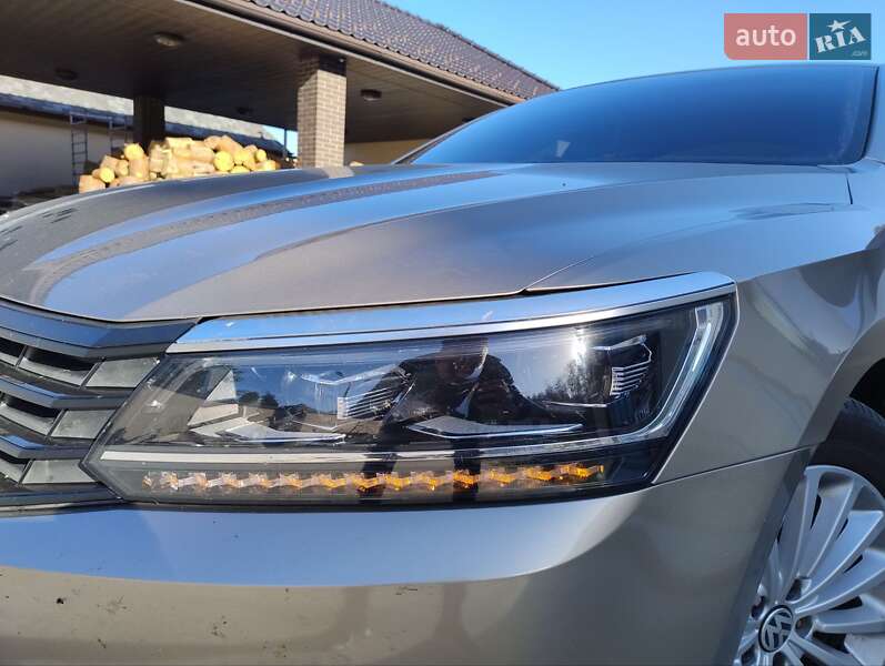 Седан Volkswagen Passat 2016 в Днепре