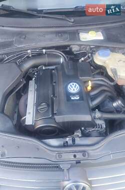 Седан Volkswagen Passat 2001 в 